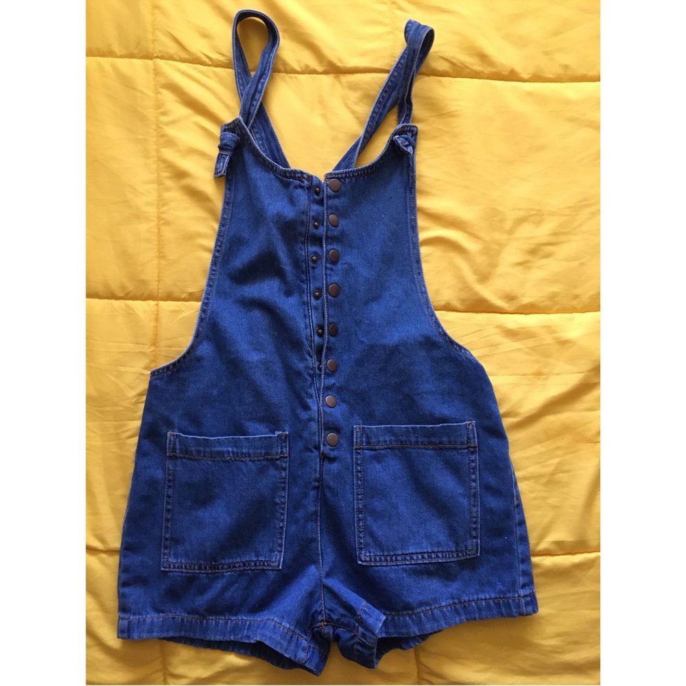 ⭐️Forever 21⭐️ Denim Button Up Short Overalls⭐️